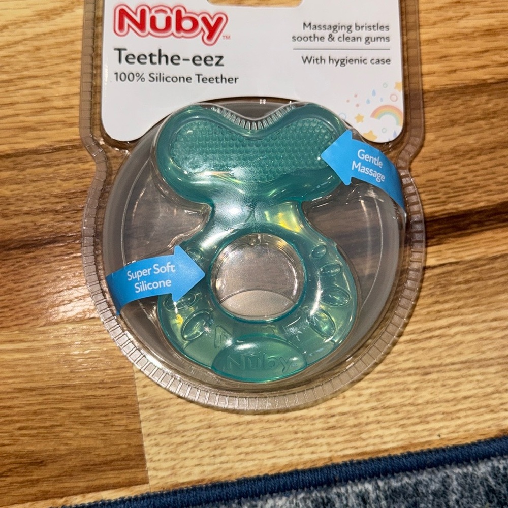 Nuby Teethe-eez Silicone Teether - Green